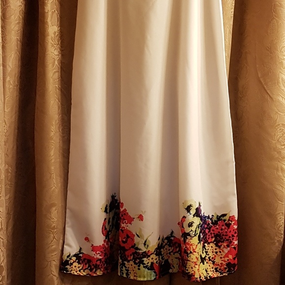 White Bright Peony  Accent Vacay  Maxi - Picture 6 of 6